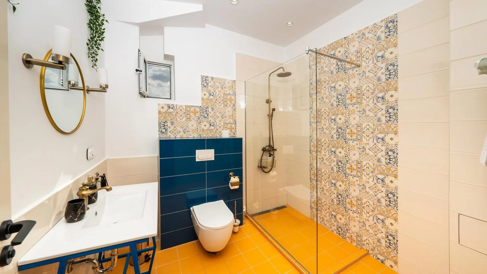 Heart Of The City Center Lux Apartment2 With View Sofia Bulgarije